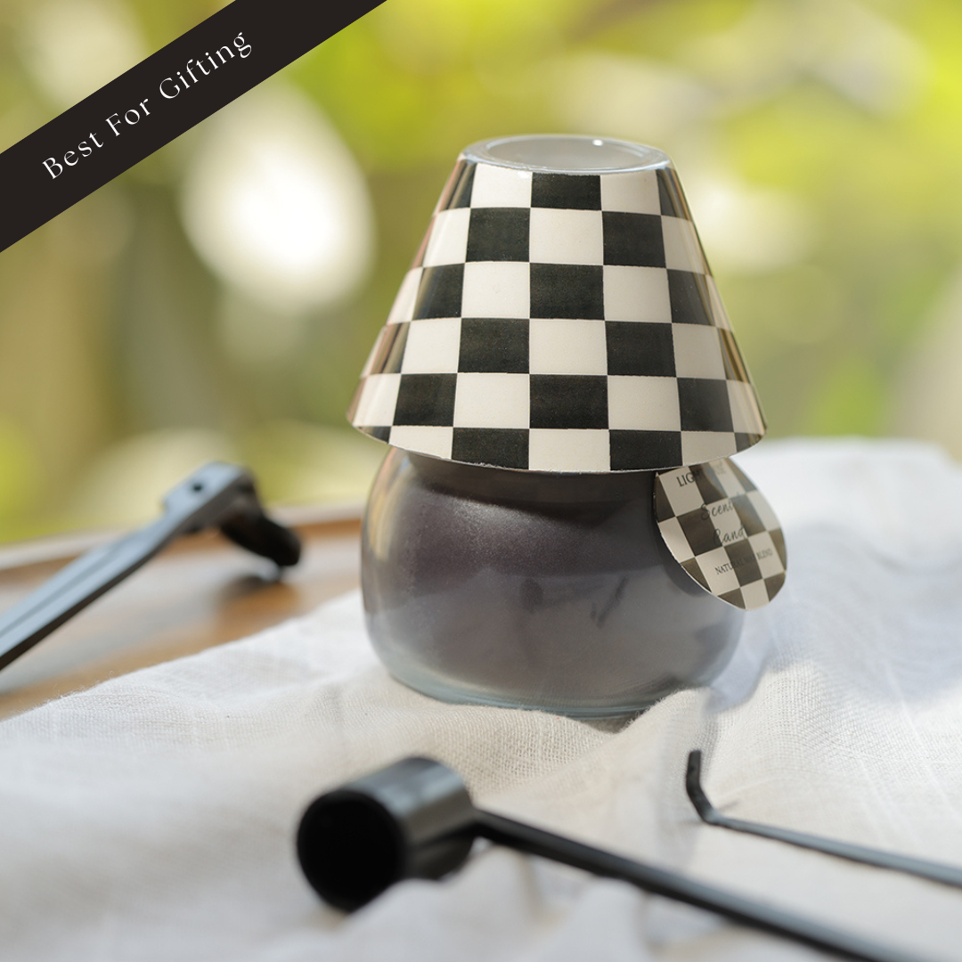 Checkered Charm Lamp Candle - Vanilla Caramel Aroma